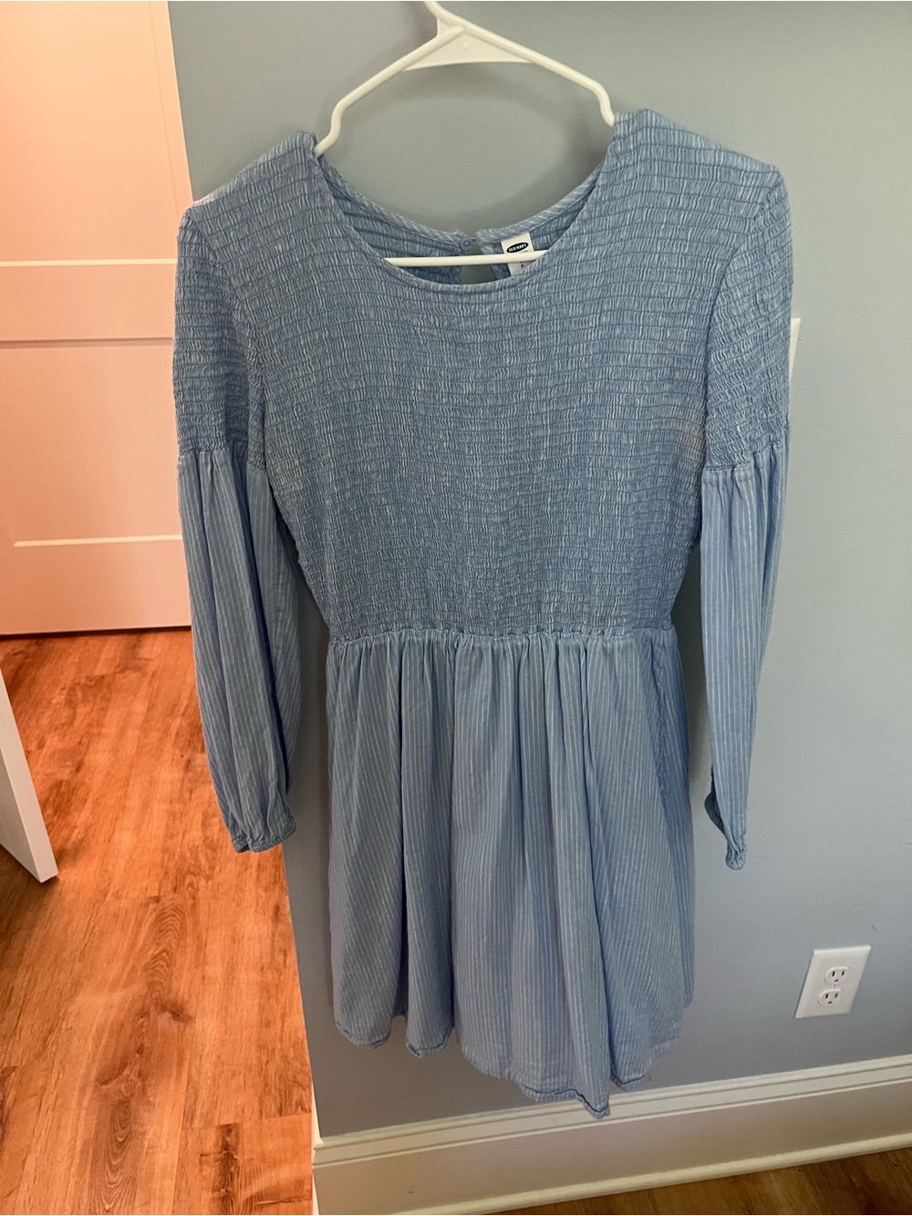 Old Navy Light Blue Smocked Bodice Long Sleeve Dress